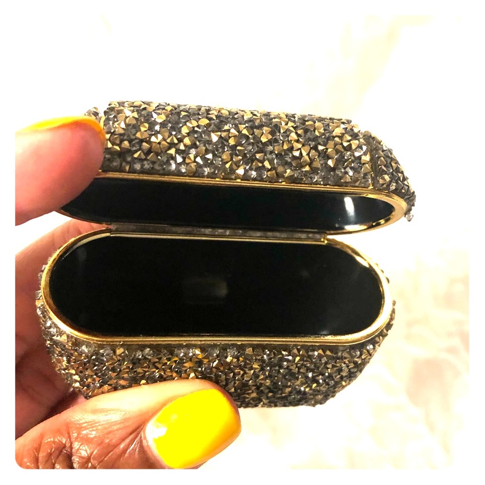 🌟Nanette Lepore Crystal AirPods Case 2nd GEN🌟 - Picture 3 of 5